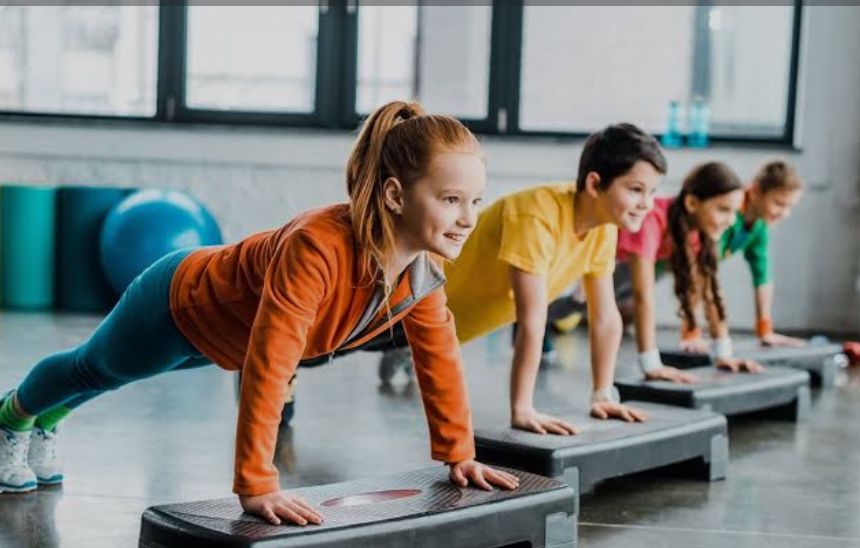 Niños entrenando 