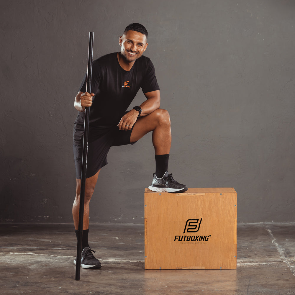 César Murillo, entrenador personal en FB Training Center, trabajando con atletas de alto rendimiento en Doral y Hallandale